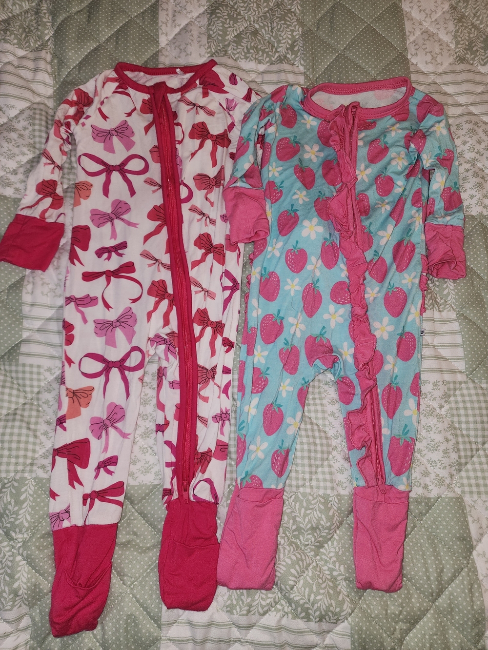 2 Baby Girls Pink Bow & Strawberry Footed One-Piece Pajama Set Size 3-6m
